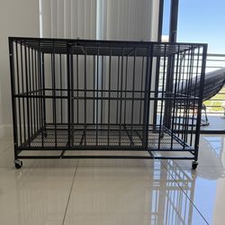 Jaula de acero resistente para perros.