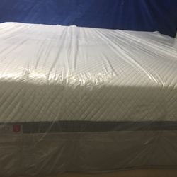Tempur-pedic brand memory foam mattress with box springs included. I can also deliver