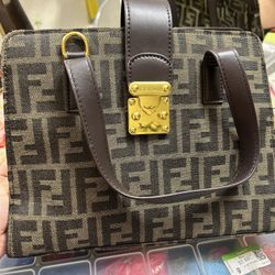 Beautiful f3ndi Bag 