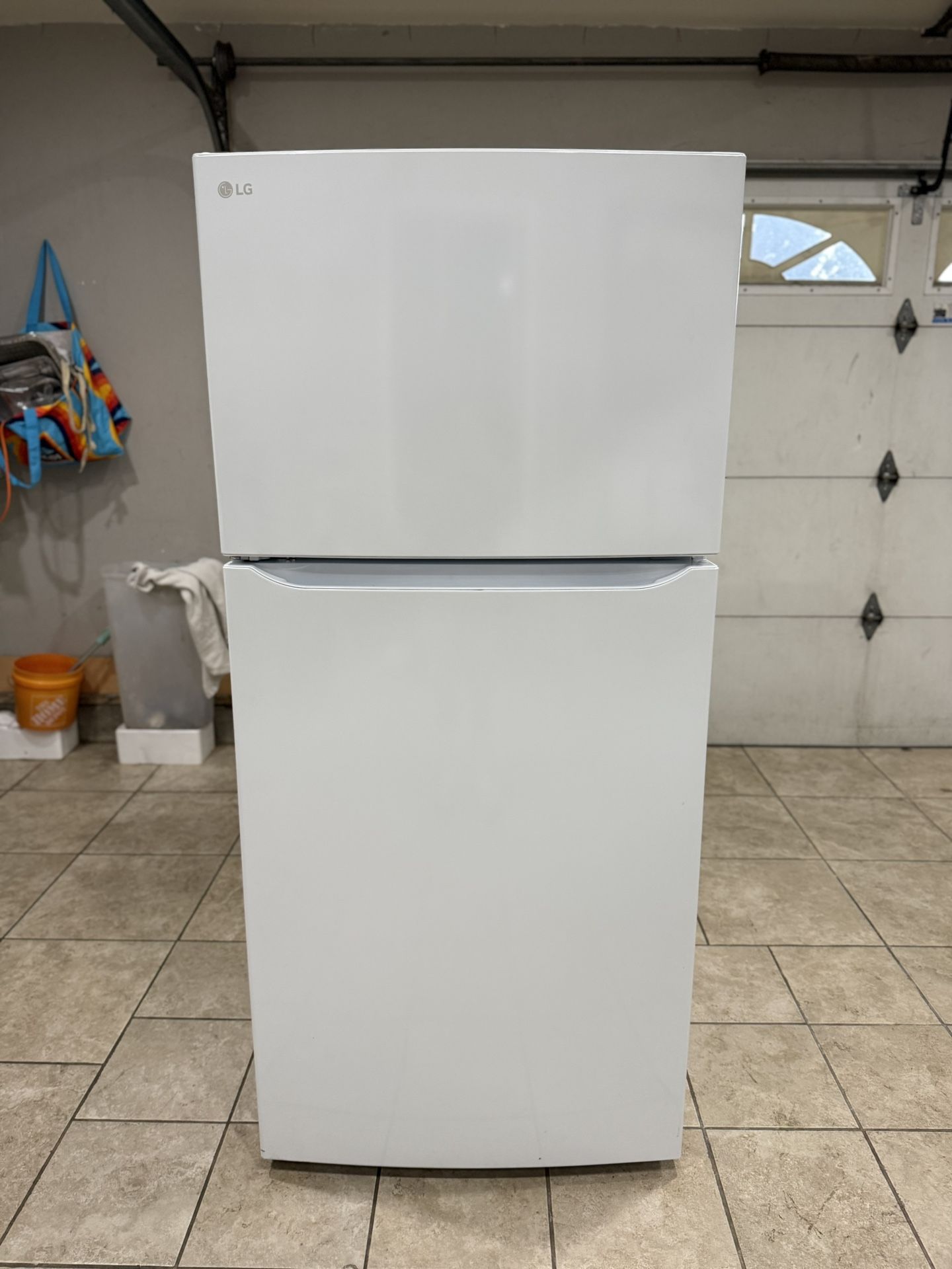 FS: NEW LG 30 In. W 20 Cu. Ft Top Freezer Refrigerator