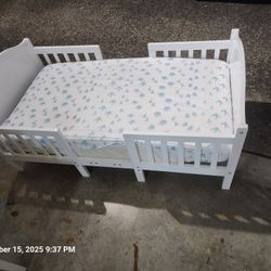Infant Toddler Bed W Beauty Rest Mattress And acc