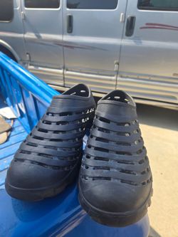 LA County yeezys