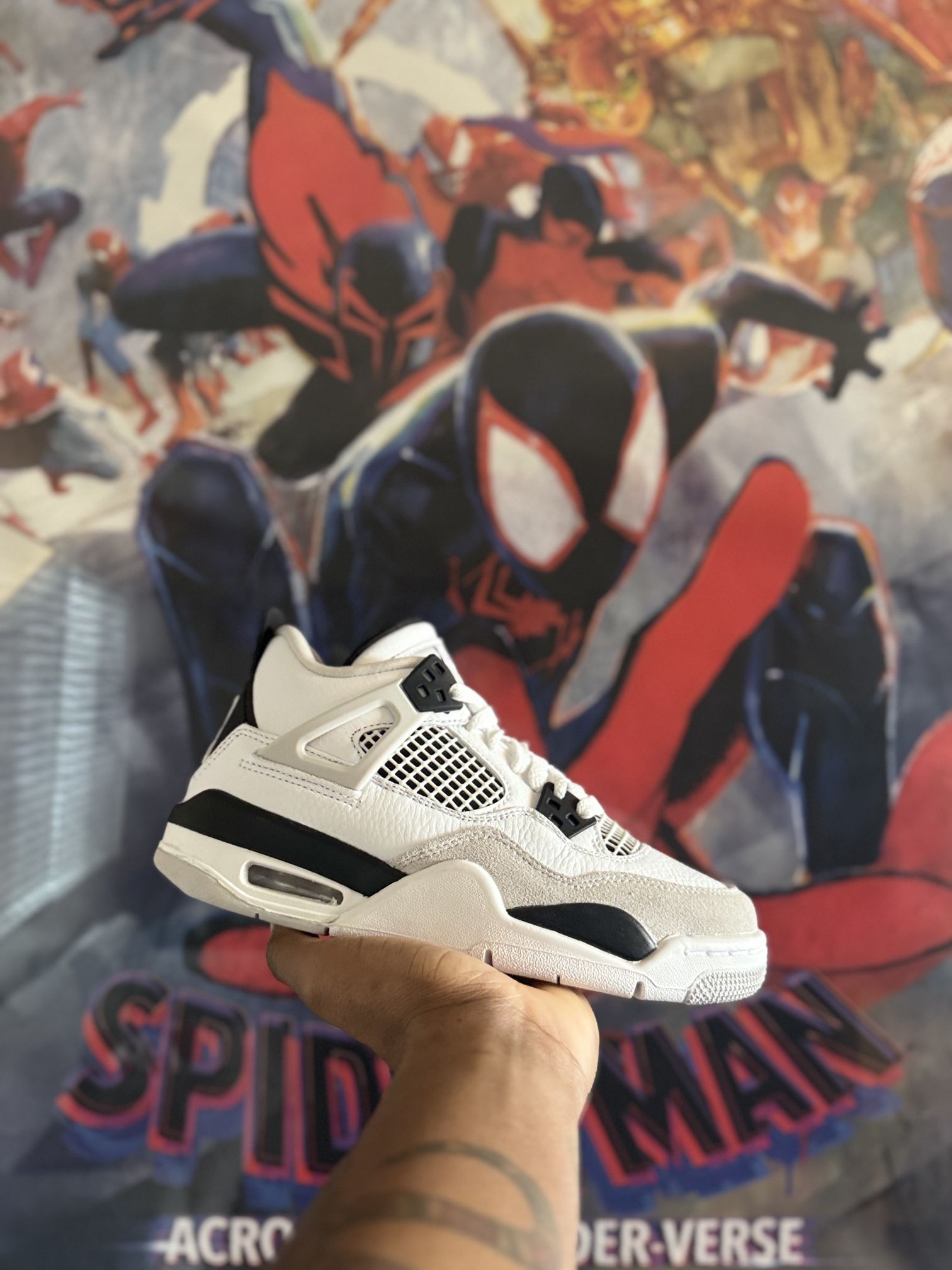 Air Jordan Retro 4 ‘ Military Black’