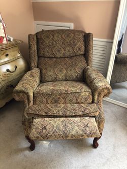 Queen Anne Recliner Chair