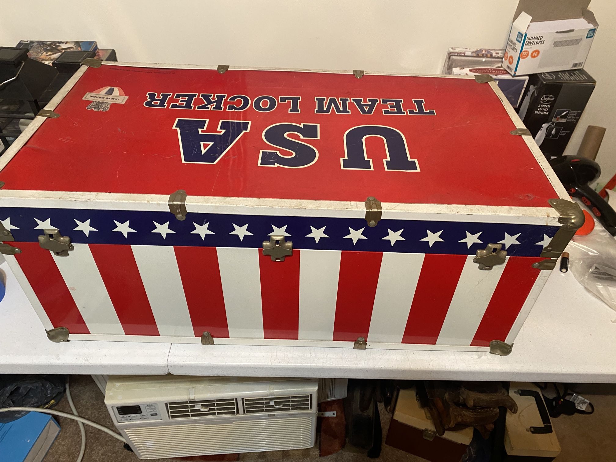 USA 1983 Team Foot Locker Trunk Joshua Enterprises for Sale in