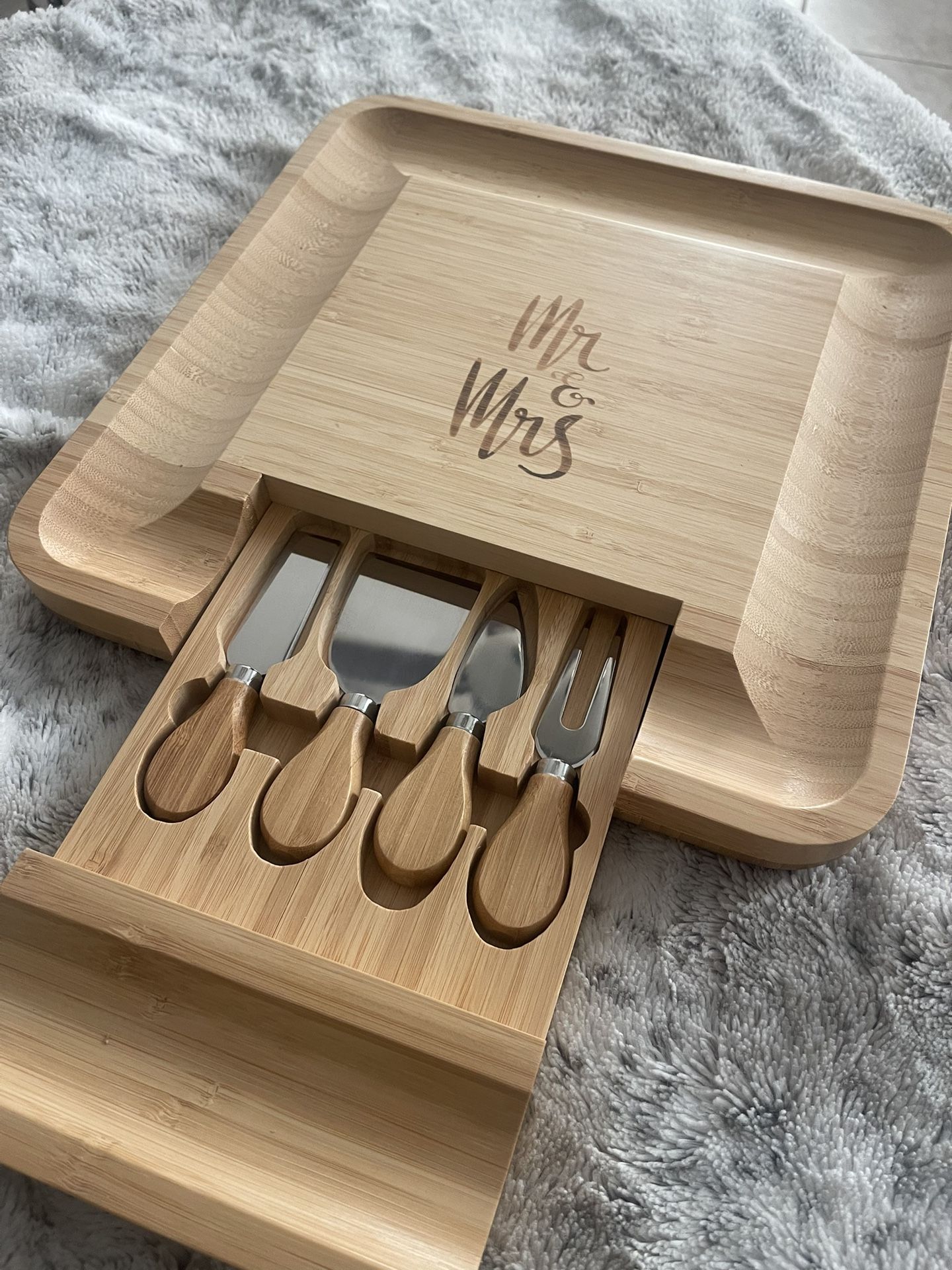 DELUXY Mr and Mrs Cheese Board