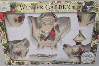 Vintage Lily Creek Winter Garden Cardinal Tea Set Tea Pot & Creamer