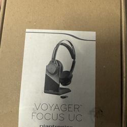 Plantronics -  Voyager Focus UC
