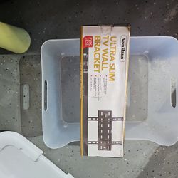 Ultra Slim TV Wall Mount 