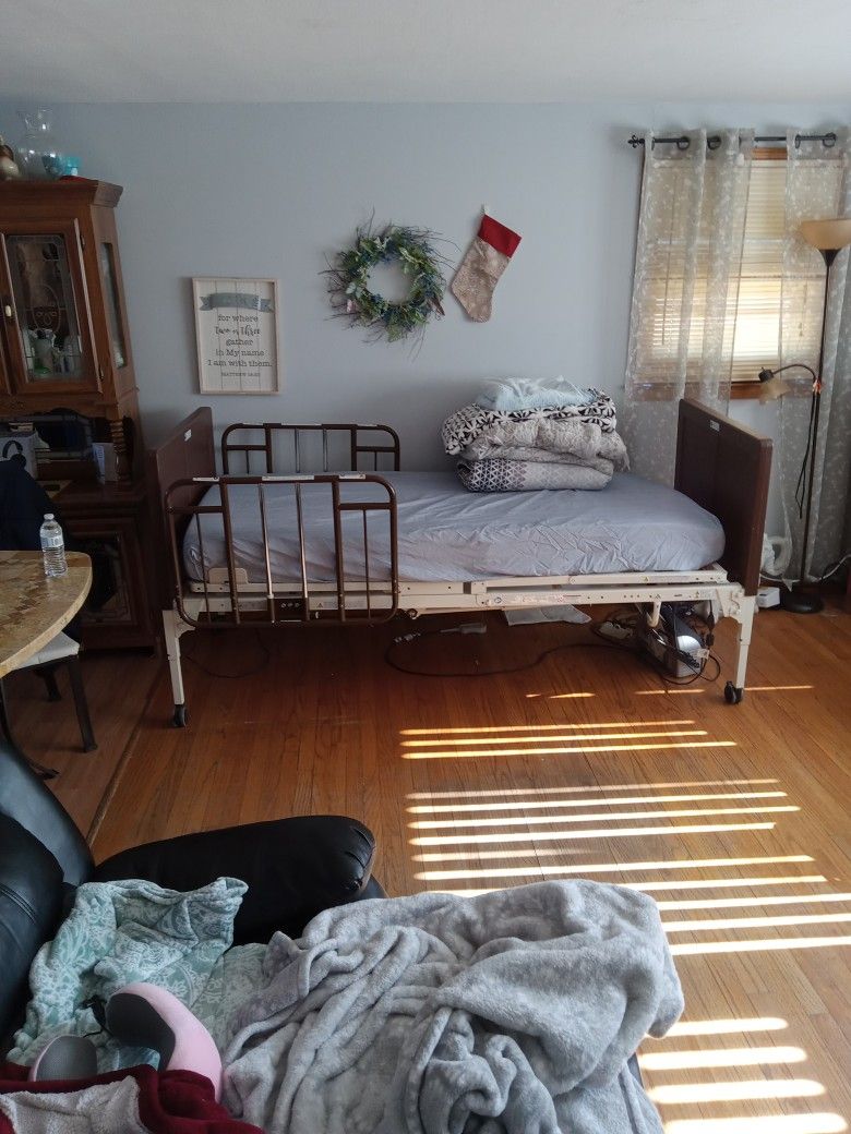 Electric power hospital bed