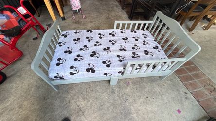 Toddler Bed with mattress