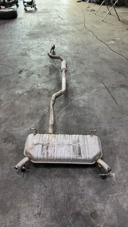 (521) 20-24 Cadillac Ct5 2.0 Exhaust Muffler 2020 2021 2022 2023 2024