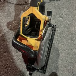 FLEXVOLT 60V MAX Cordless Brushless 7-1/4 in. Wormdrive Style Circular Saw (Tool Only)