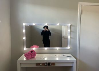 Vanity Desk with LED Lighted Mirror – White Makeup Vanity