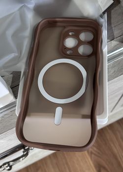 CAPRARO for iPhone 16 Pro Case Brown
