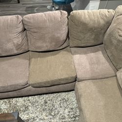 Light Brown L-Shaped Sectional Sofa – Clean, Comfortable