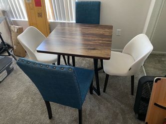 Dining room table and 4 chairs