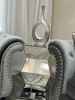 Table and mirror they have cracked on th