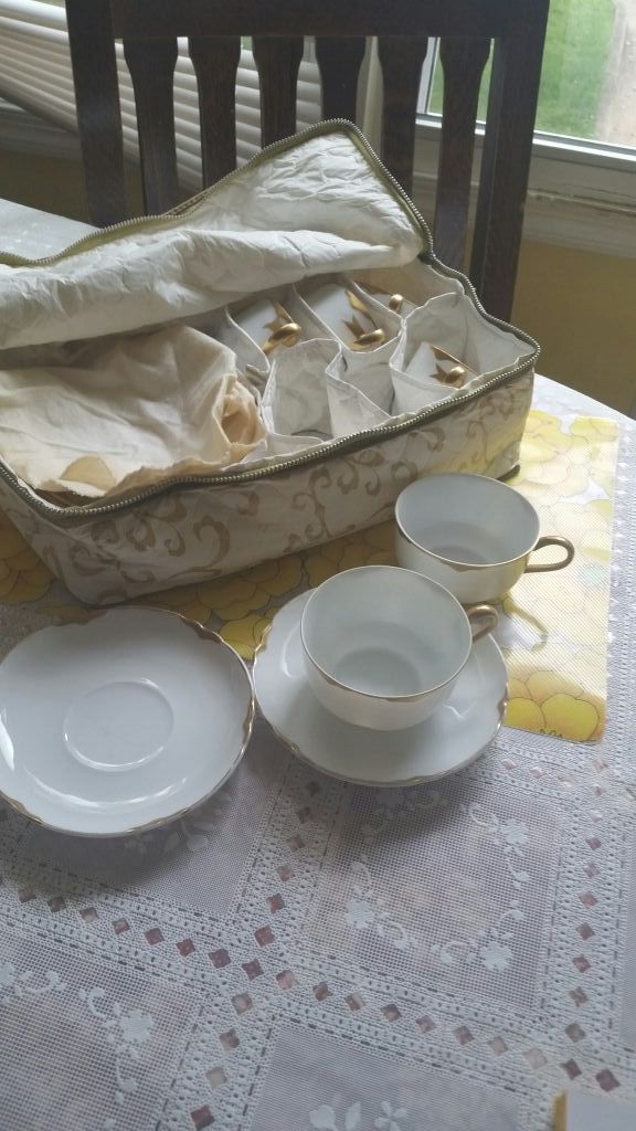 Austrian Porcelain Antique Set Tea Q&EG Royal Austria