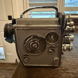 Nizo Heliomatic 8 Reflex 8mm movie camera