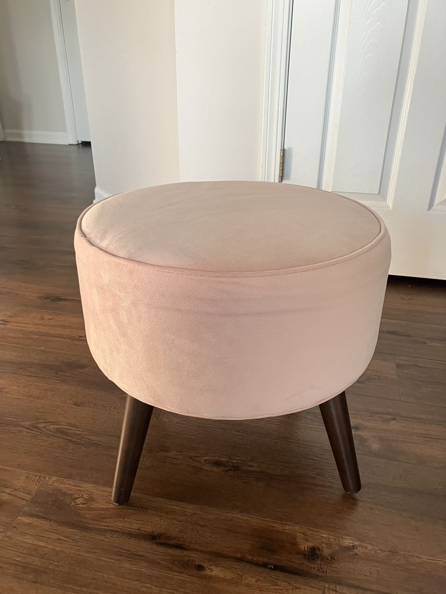 ✨Pink Round Ottoman ✨