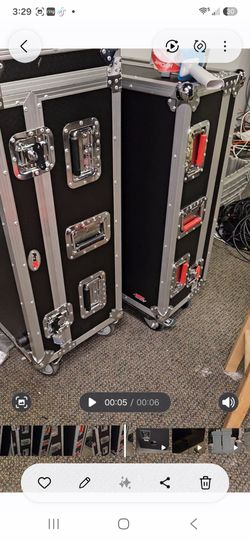 ProX Flight Case (left) | Gator G-Tour Road Case