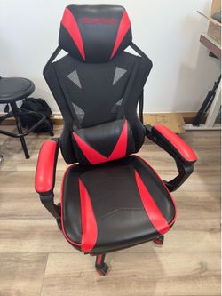 RESPAWN Gaming Chair with Footrest – Black & Red