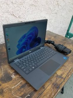 DeLL TouhScreen Laptop, Windows 11, 16 GB Ram, i7, 512 GB SSD - $290