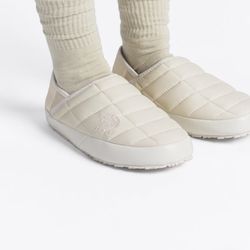 The North Face x SKIMS Thermoball Traction Mule V Women's Size 10 and 11