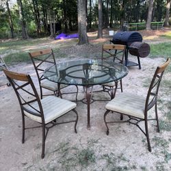 Dinning Table With 4 Chairs