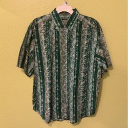 Men’s Short Sleeve Shirt (size L)
