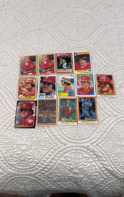 Lot Of 14 Pete Rose Baseball Cards 