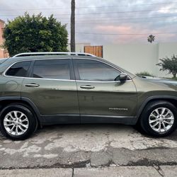 2019 Jeep Cherokee 