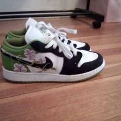 Air Jordans black White And Green With Flowers On Side 