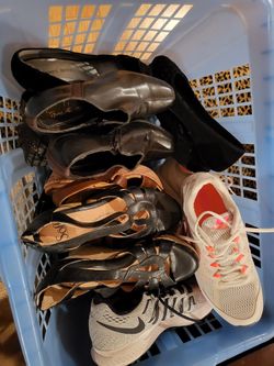 Bag Full Of Women's Shoes Size 7-7/12