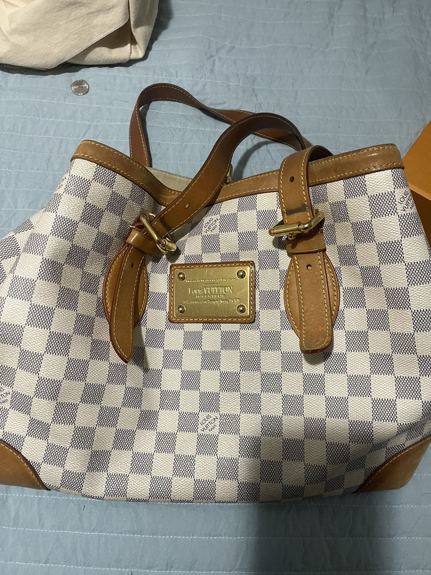 Authentic Louis Vuitton Hampstead Bag for Sale in Miami, FL - OfferUp