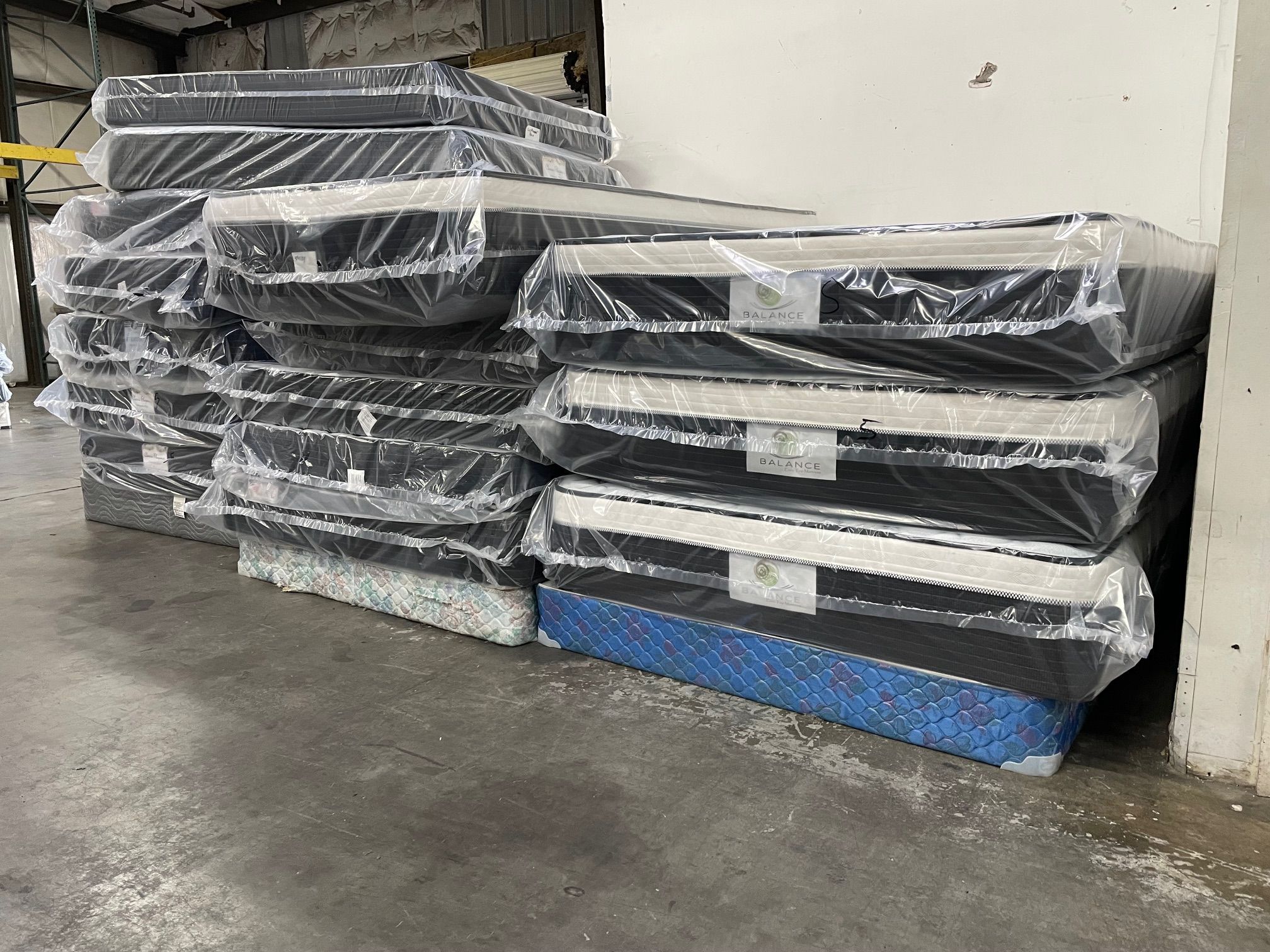 😍😍😍 Big Mattress Sale All Mattress Come With FREE Boxspring Same Day Delivery Queen King, California King