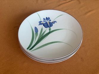 Exquisite Golden-Rimmed Round Glazed Porcelain Platters