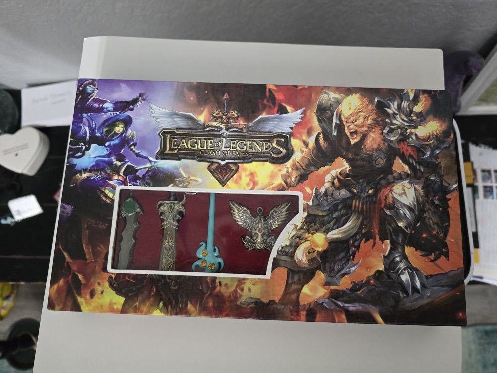 League of Legends Clash of Fates HTF 9 Piece Weapons Collection Set Keychains