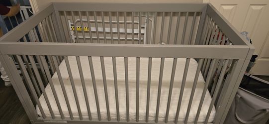 Delta Children Jordan Convertible Crib