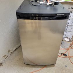 Edgestar Kegerator