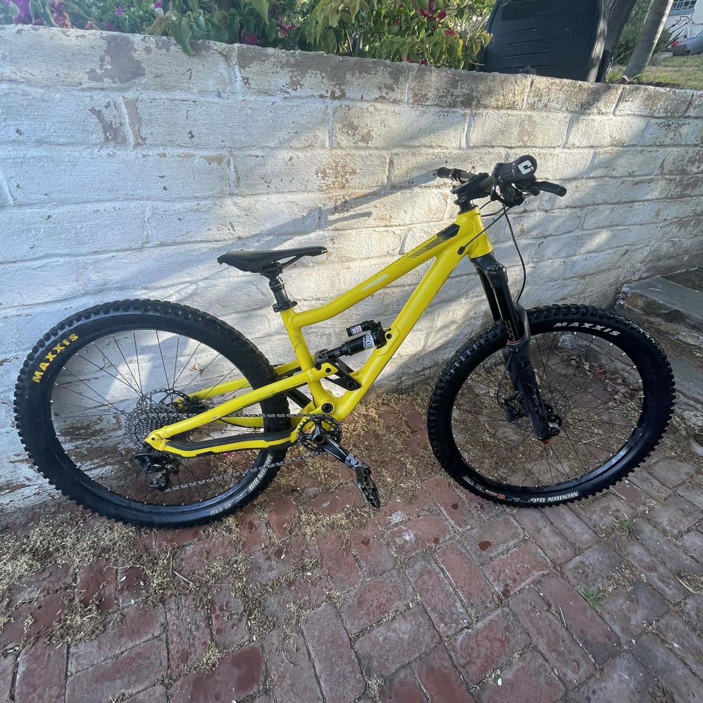 Commencal store supreme junior