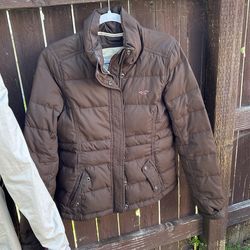 Hollister puffer jacket, size large