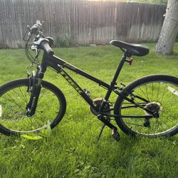 Kids/Young adult Trek Precaliber mountain bicycle 24 inch, 21 speed