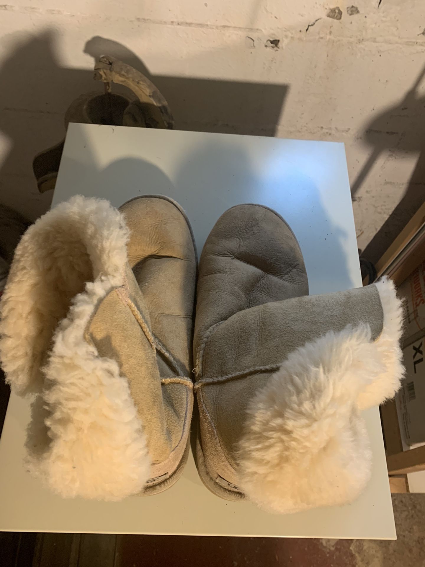 Size 10 Women’s Tan UGGS