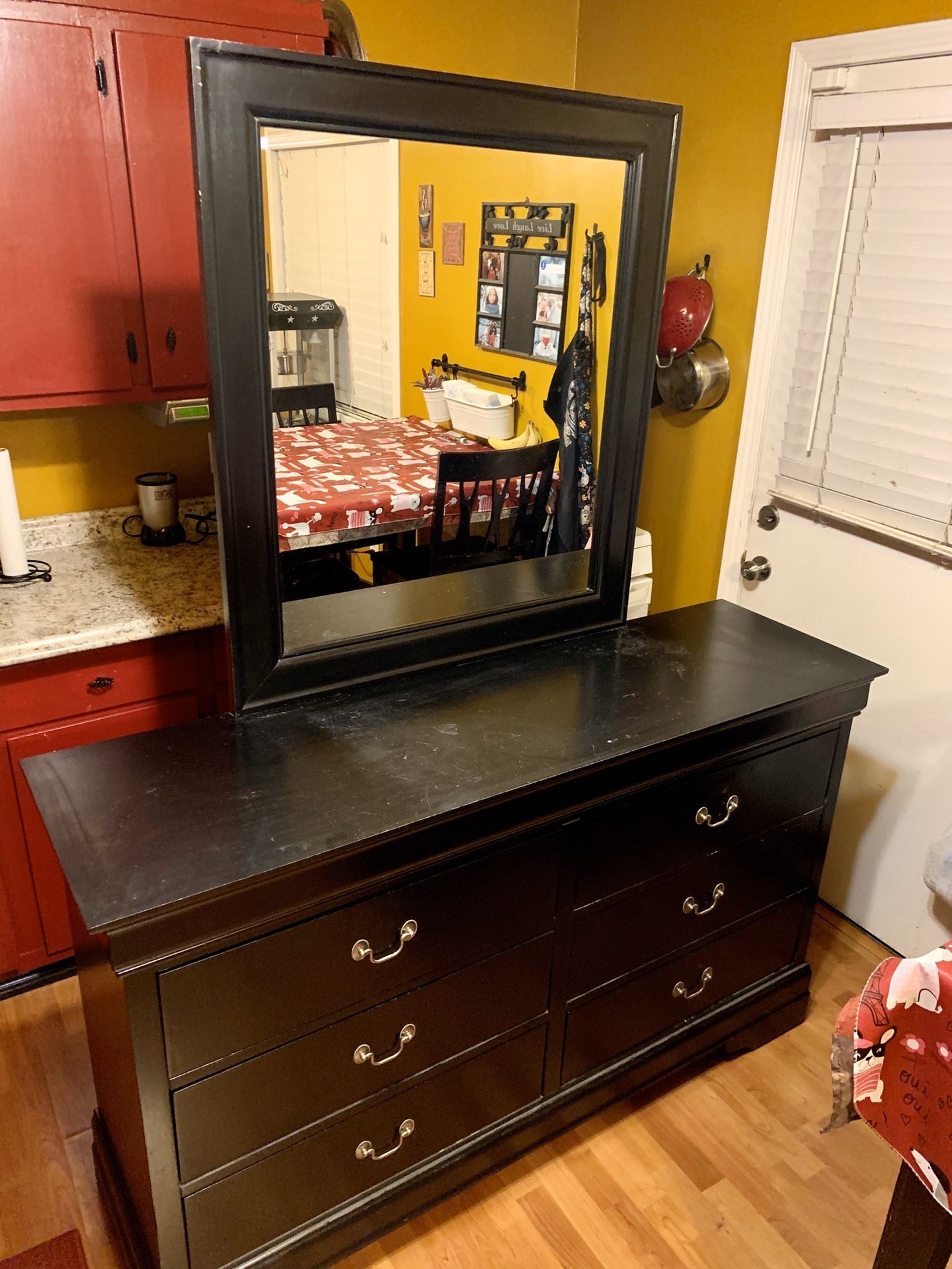 6 Drawer Dresser with mirror