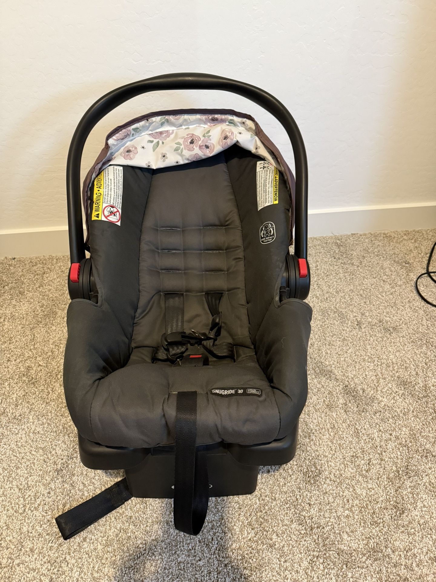 Graco baby car seat barely used