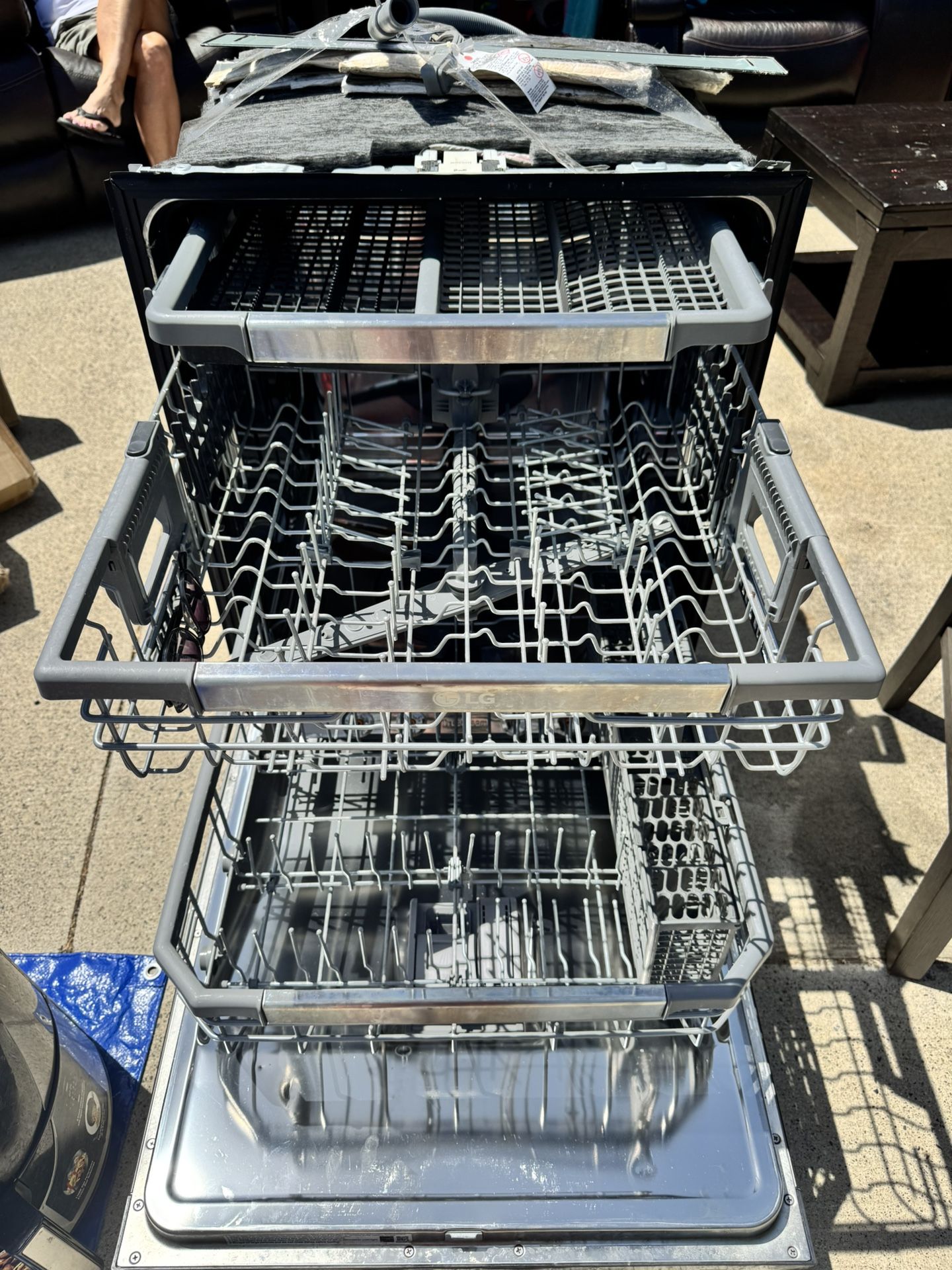 DISHWASHER