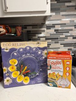 NIB Deviled Eggs Platter + Eggies