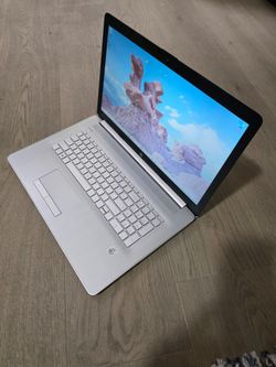 HP Touchscreen 17" Laptop computer